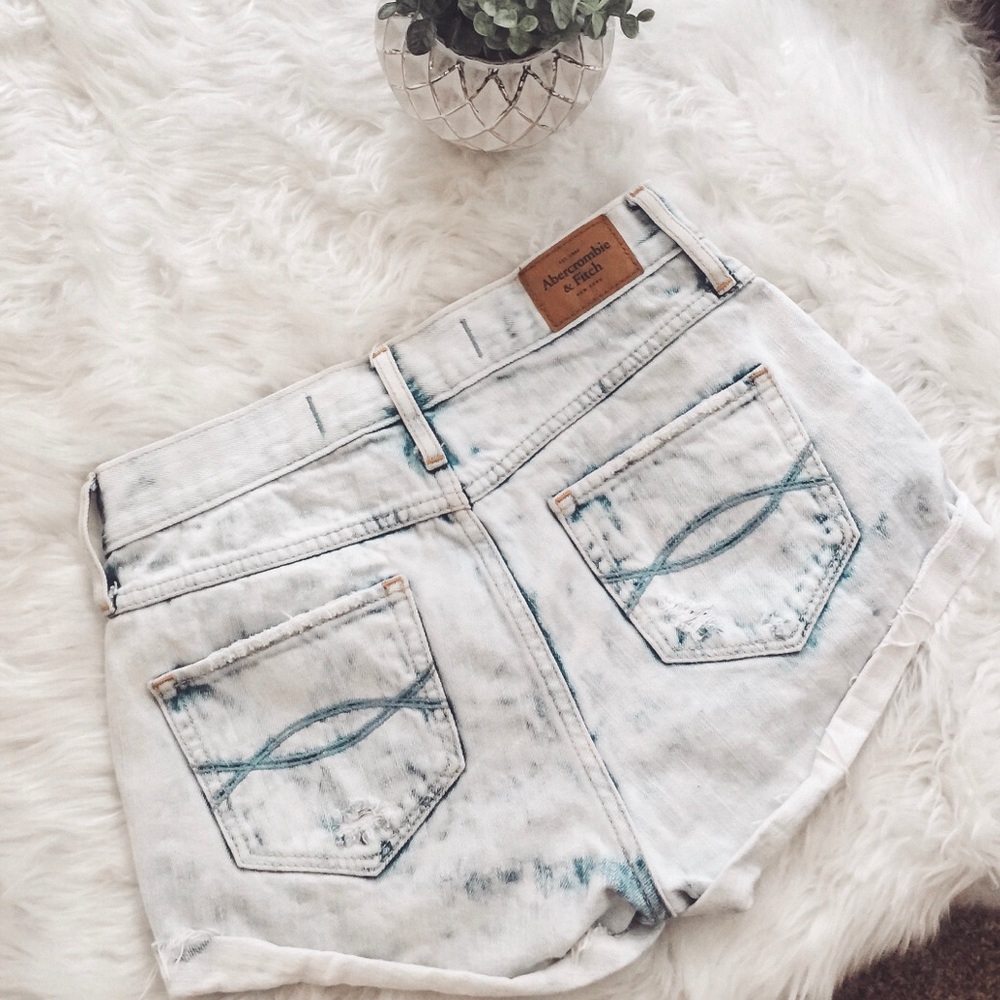 Abercrombie & Fitch Cut Off Denim Shorts - Picture 2 of 3